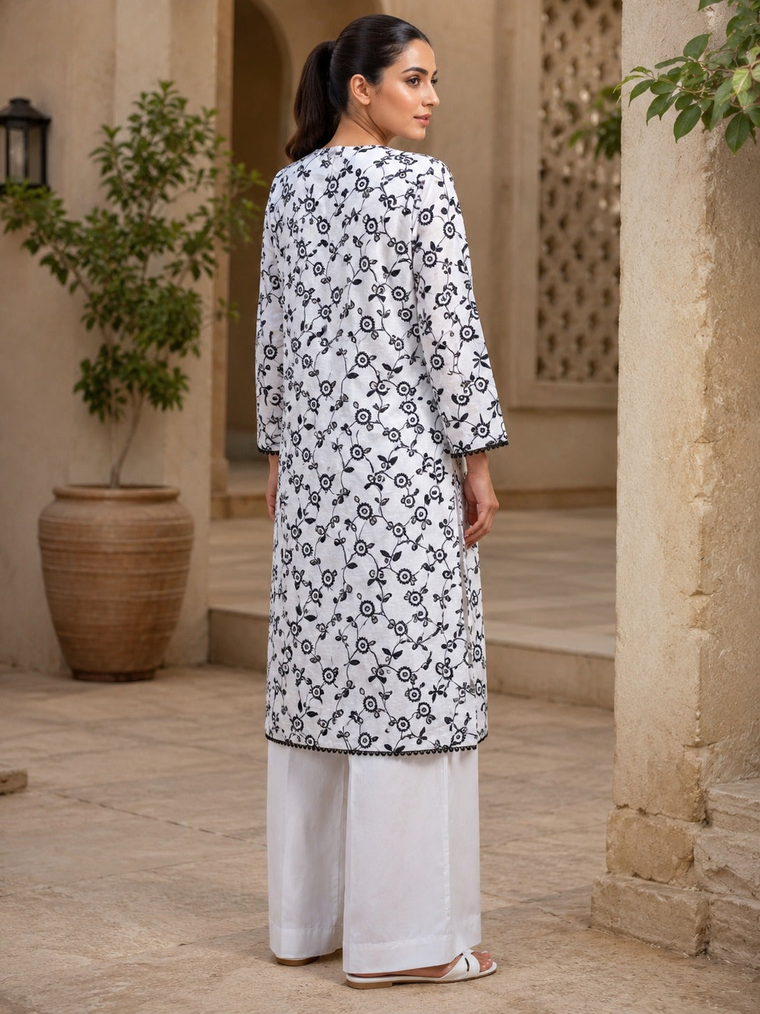 Black Floral Embroidered Lawn 2-Piece Set